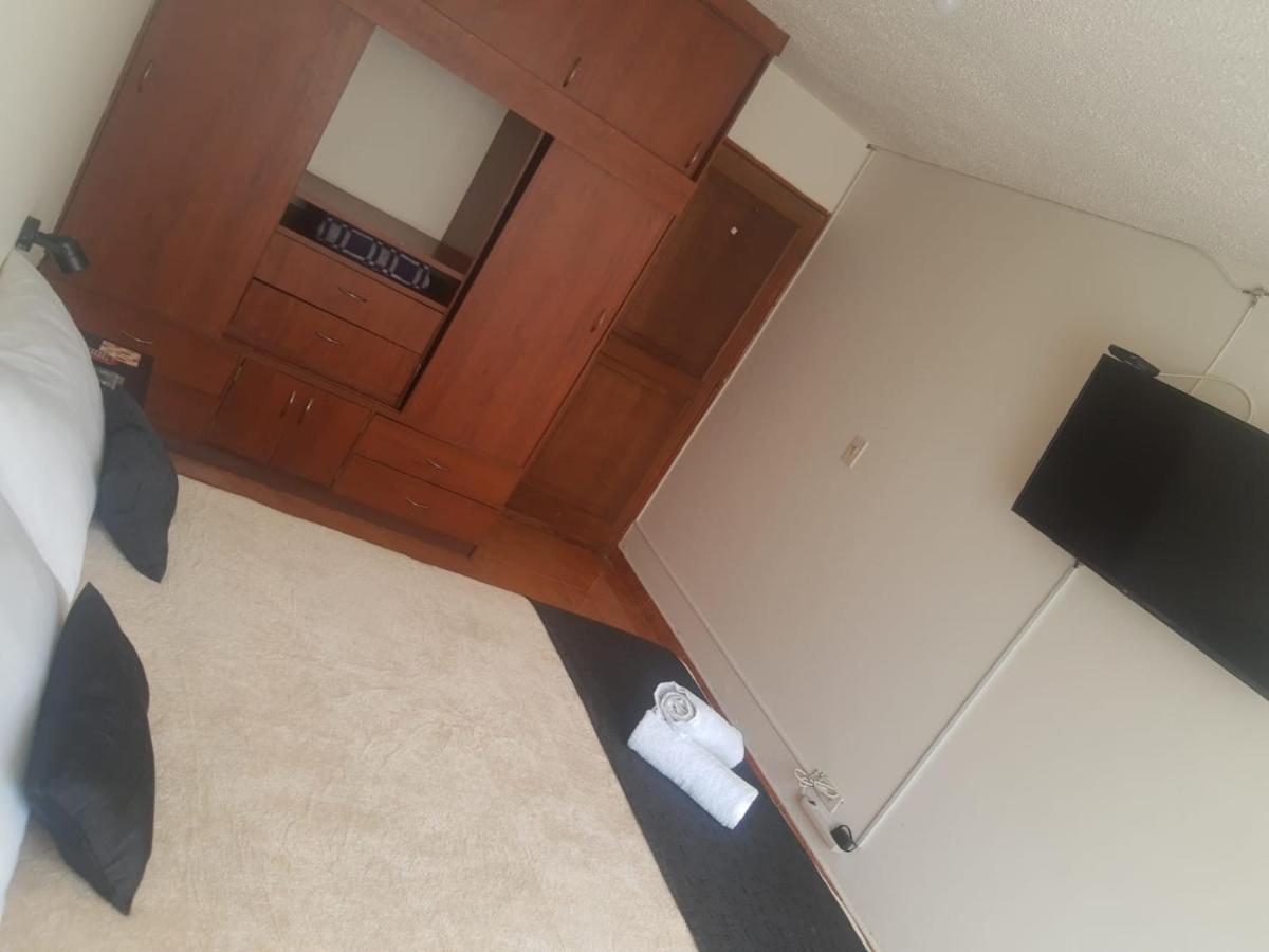 Cerca Al Aeropuerto Domina House Appartement Bogota Buitenkant foto